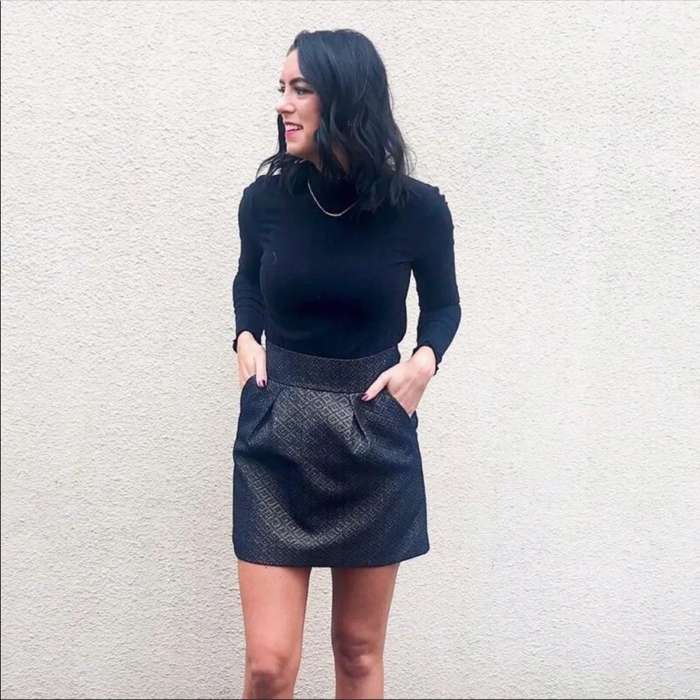 NWT LOFT Jacquard Gold & Black Shimmer Mini Skirt (size 4) - Picture 3 of 3